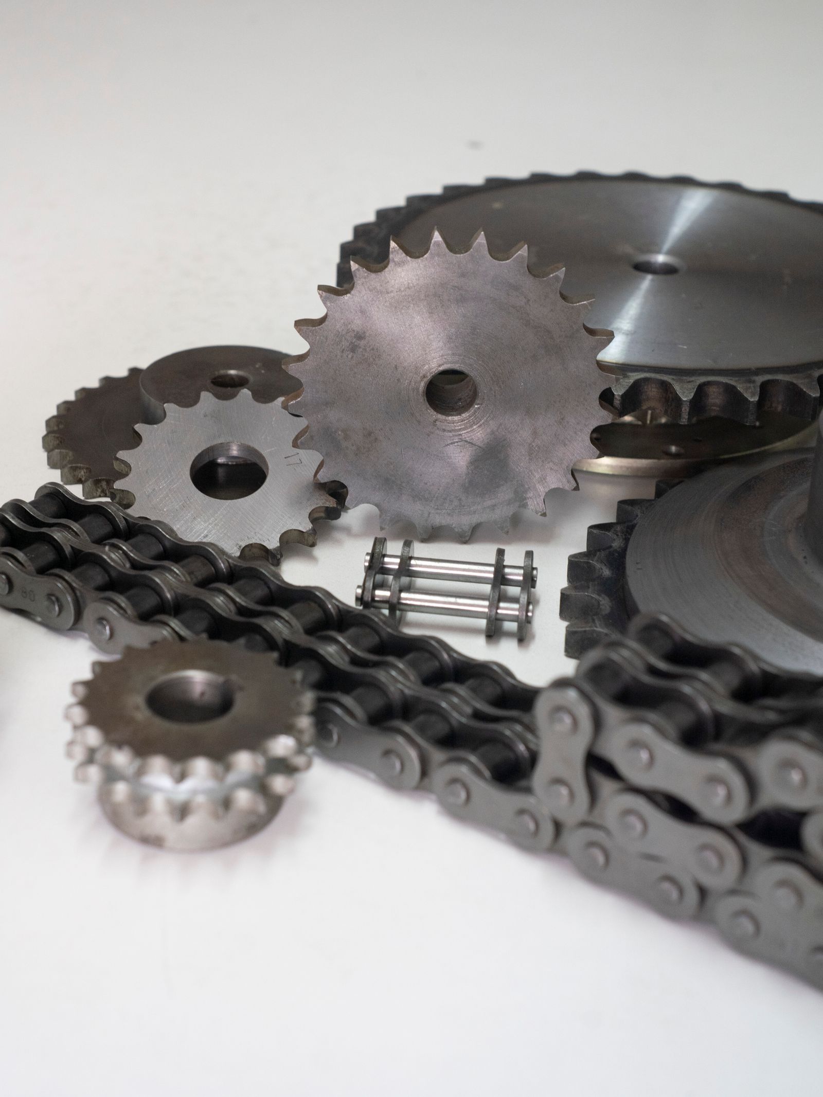 How to make the ball screw work for a long time and maintain accuracy?