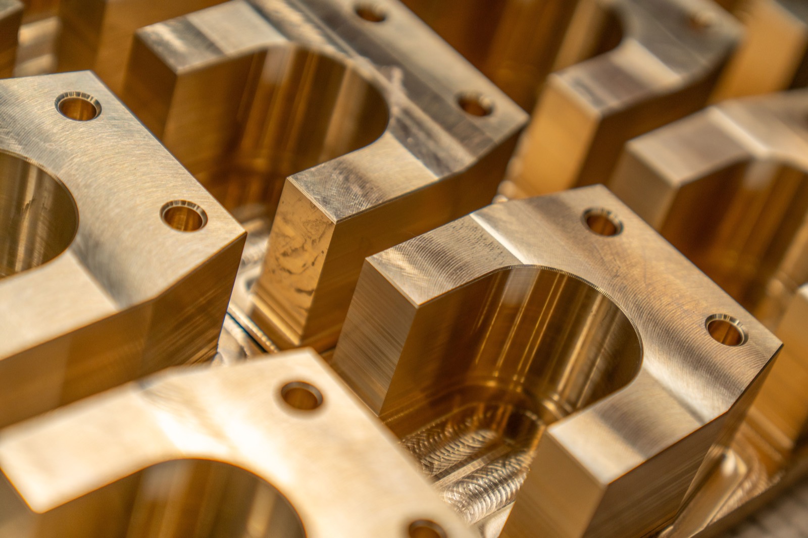 The difference between planetary roller screw and ball screw